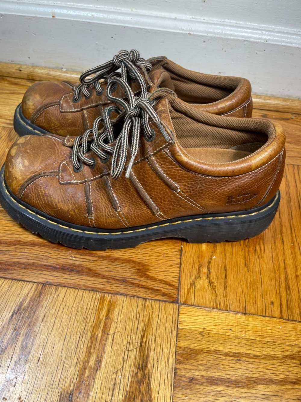 Dr. Martens Airwair Brown Leather Lace-up Oxfords 11306 men 11 chinky - Picture 3 of 10